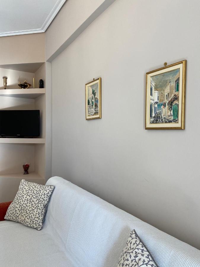 Mpanos Sea Apartment 2 Loutra Elenis Exterior foto